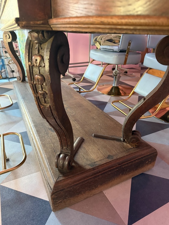 ヨーロッパアンティークテーブル（美術品・骨董品）の商品画像 - 査定依頼日：2026年3月27日 - 最高査定価格：20,000円