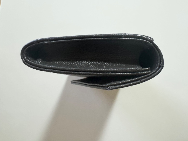 イブサンローラン  （ブランドバッグ）の商品画像 - 査定依頼日：2025年6月19日 - 最高査定価格：42,000円