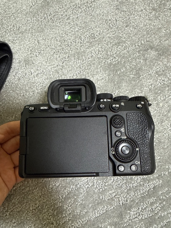 α7 IV ミラーレス一眼カメラ ILCE-7M4（カメラ）の商品画像 - 査定依頼日：2026年8月11日 - 最高査定価格：180,000円