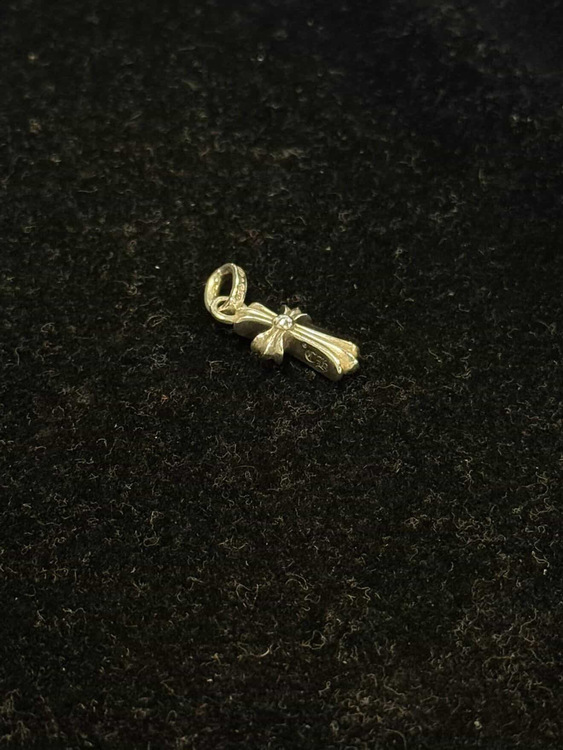 ベイビーファットクロスチャーム（古着・ファッション）の商品画像 - 査定依頼日：2026年3月27日 - 最高査定価格：170,000円