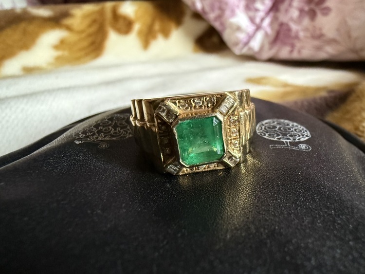 カルティエラブブレスとノーブランドk18とエメラルドリング（金・貴金属）の商品画像 - 査定依頼日：2026年4月2日 - 最高査定価格：2,000,000円