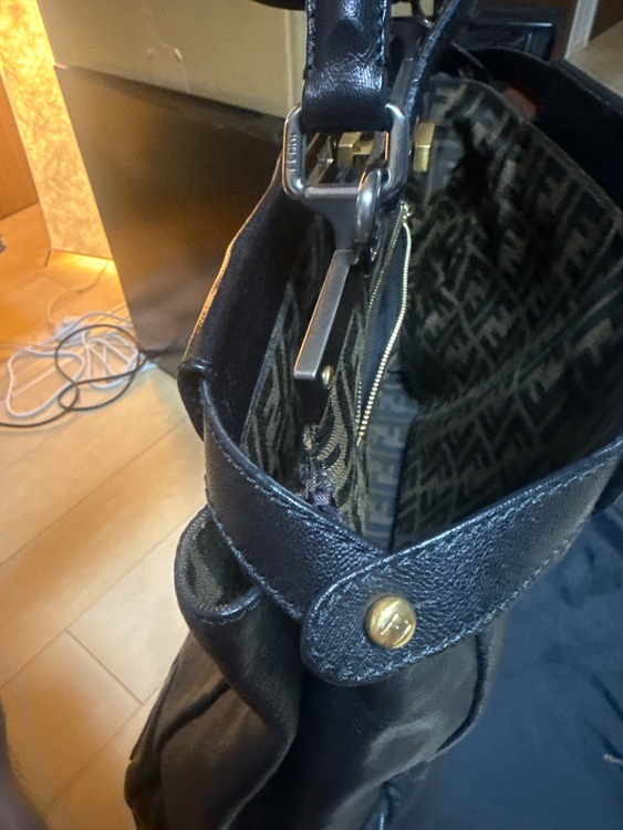 フェンディ  （ブランドバッグ）の商品画像 - 査定依頼日：2025年11月4日 - 最高査定価格：700,000円