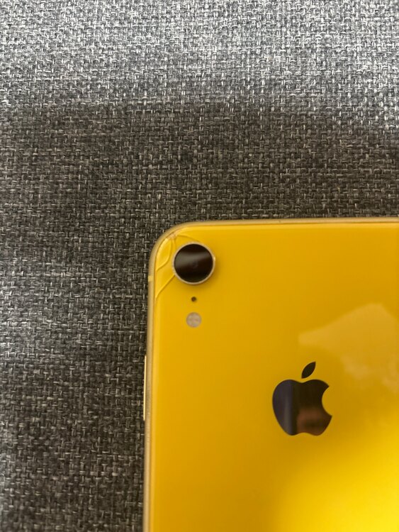 iPhone XR（スマホ）の商品画像 - 査定依頼日：2025年3月21日 - 最高査定価格：4,000円