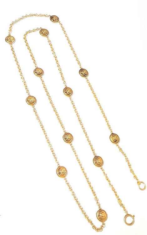 ヴィンテージ ロングネックレスチェーンベルト（ブランドバッグ）の商品画像 - 査定依頼日：2025年7月3日 - 最高査定価格：100,000円