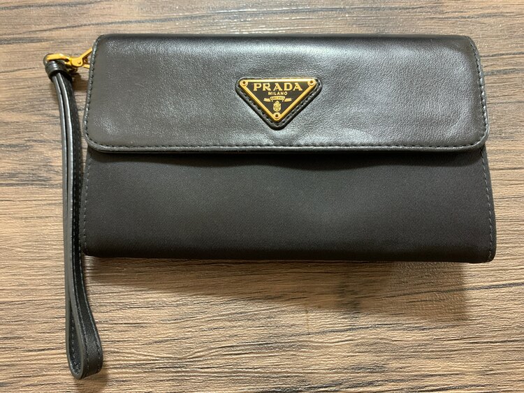 プラダ  （ブランドバッグ）の商品画像 - 査定依頼日：2025年5月28日 - 最高査定価格：20,000円