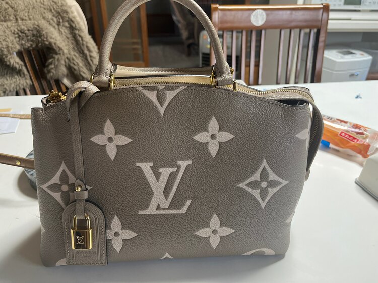 ルイヴィトン ルイヴィトン(その他) （ブランドバッグ）の商品画像 - 査定依頼日：2023年11月30日 - 最高査定価格：250,000円