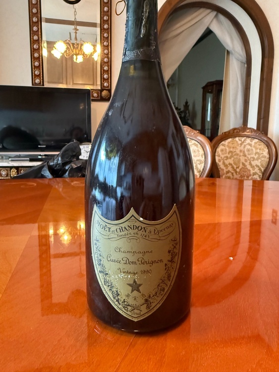 ドンペリニヨン750ml 1990年（お酒）の商品画像 - 査定依頼日：2025年12月22日 - 最高査定価格：16,000円