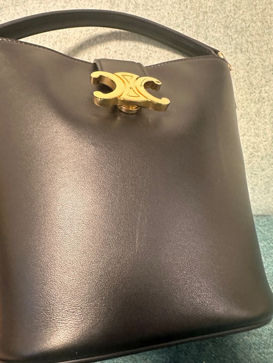 セリーヌ  （ブランドバッグ）の商品画像 - 査定依頼日：2025年8月12日 - 最高査定価格：200,000円