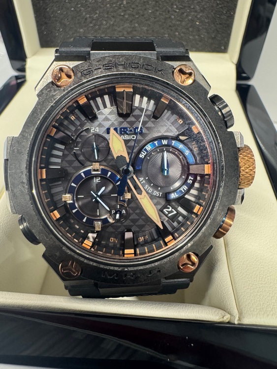 G-SHOCK MR-G MRG-B2000R-1AJr（高級時計）の商品画像 - 査定依頼日：2025年8月27日 - 最高査定価格：100,000円