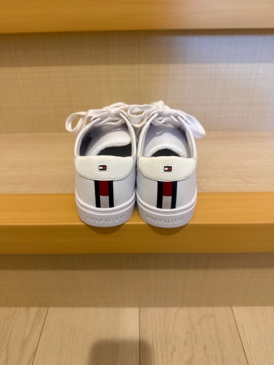 TOMMY スニーカー（古着・ファッション）の商品画像 - 査定依頼日：2026年4月6日 - 最高査定価格：100,000円