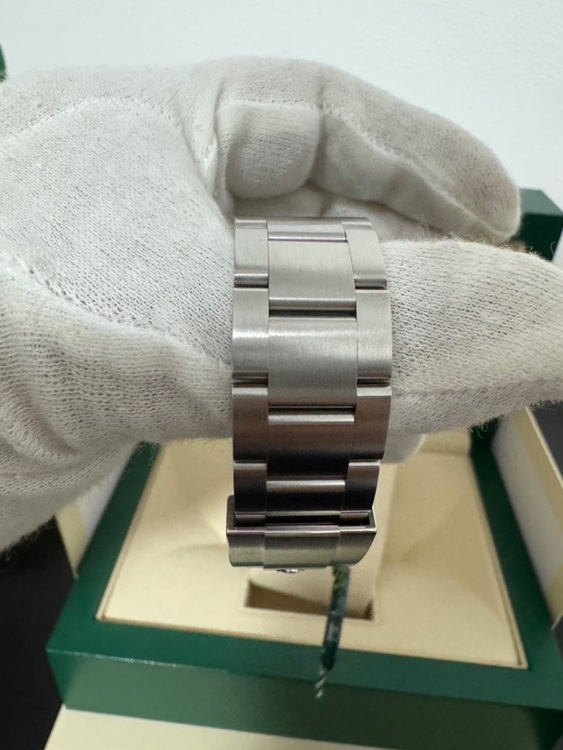 ロレックス エクスプローラー 226570（高級時計）の商品画像 - 査定依頼日：2025年8月13日 - 最高査定価格：1,580,000円