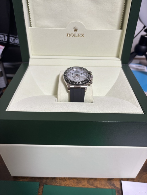 ロレックス デイトナ （高級時計）の商品画像 - 査定依頼日：2025年5月26日 - 最高査定価格：5,800,000円