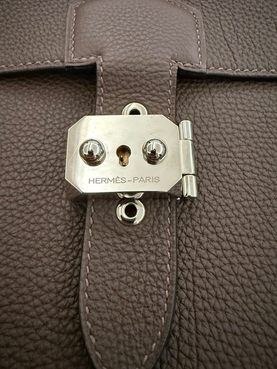 サックアデペッシュ（ブランドバッグ）の商品画像 - 査定依頼日：2025年6月27日 - 最高査定価格：300,000円