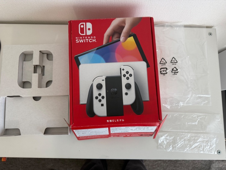  ・Nintendo Switch（有機ELモデル）ホワイト （ゲーム機本体・ゲームソフト）の商品画像 - 査定依頼日：2025年10月25日 - 最高査定価格：13,000円