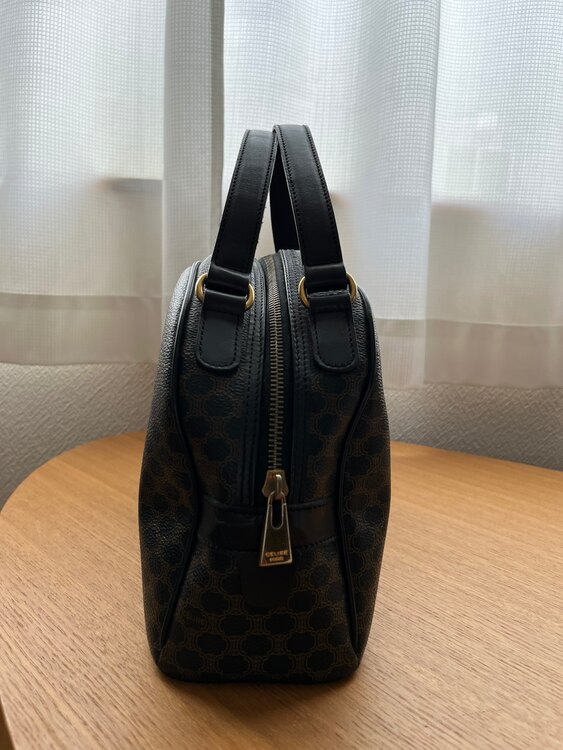 セリーヌ  （ブランドバッグ）の商品画像 - 査定依頼日：2025年3月4日 - 最高査定価格：25,000円