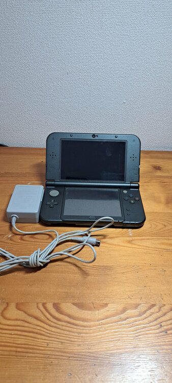 NINTENDO 3DS LL（ゲーム機本体・ゲームソフト）の商品画像 - 査定依頼日：2026年5月25日 - 最高査定価格：12,500円