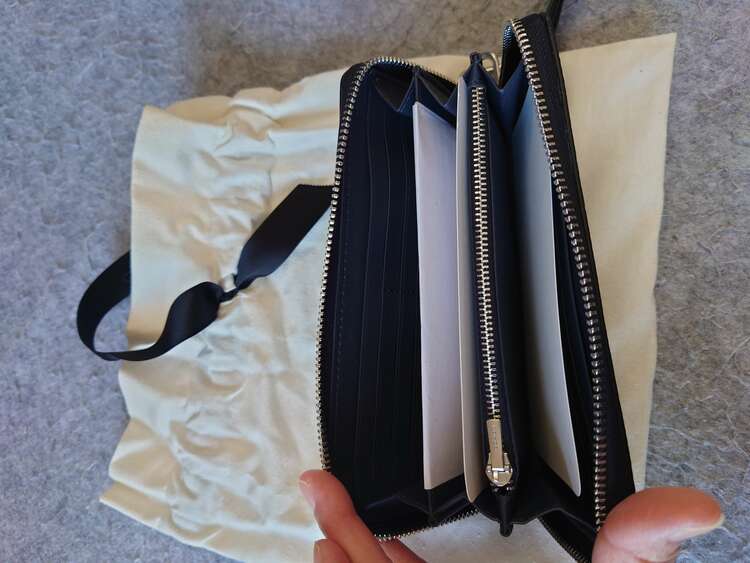 財布（ブランド財布・小物）の商品画像 - 査定依頼日：2025年3月19日 - 最高査定価格：5,000円