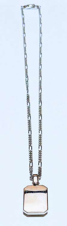 クリスチャン・ディオール　ネックレス　シルバー（金・貴金属）の商品画像 - 査定依頼日：2024年11月15日 - 最高査定価格：10,000円