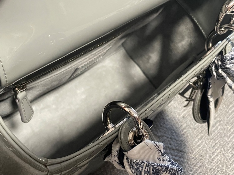 ディオール  （ブランドバッグ）の商品画像 - 査定依頼日：2025年9月18日 - 最高査定価格：240,000円