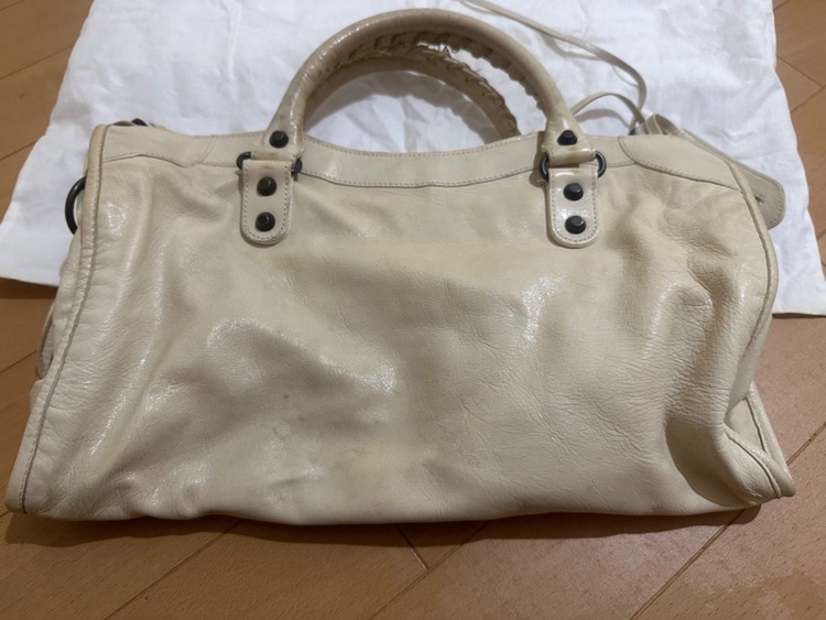 バレンシアガ  （ブランドバッグ）の商品画像 - 査定依頼日：2025年10月30日 - 最高査定価格：80,000円