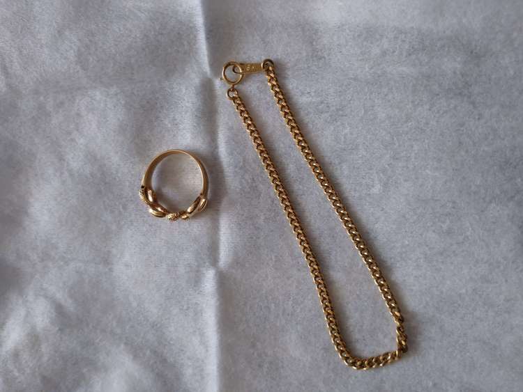 ブレフレット、指輪（金・貴金属）の商品画像 - 査定依頼日：2023年2月15日 - 最高査定価格：100,000円