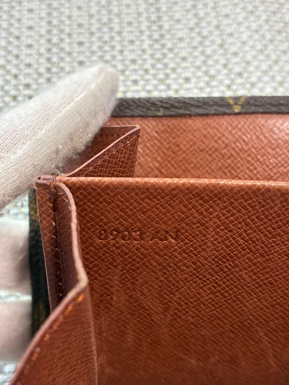 ルイヴィトンポルトモネビエカルトクレディ 二つ折り財布（ブランド財布・小物）の商品画像 - 査定依頼日：2025年11月7日 - 最高査定価格：7,000円