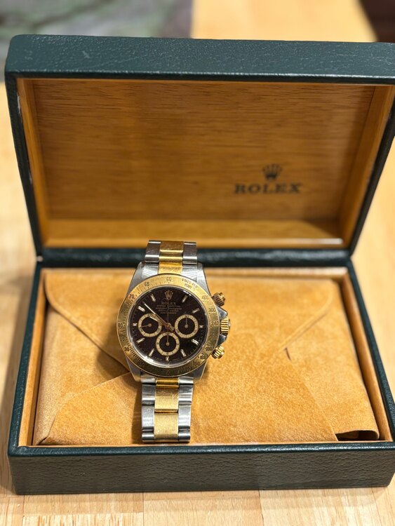 ロレックス デイトナ （高級時計）の商品画像 - 査定依頼日：2024年12月14日 - 最高査定価格：2,300,000円
