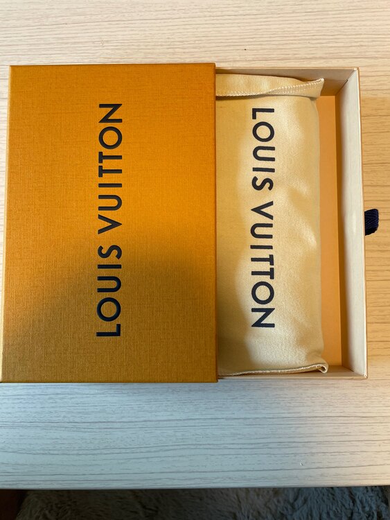 ルイヴィトン エピ （ブランドバッグ）の商品画像 - 査定依頼日：2025年4月29日 - 最高査定価格：30,000円