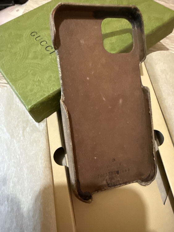 GUCCI iPhone13 ケース（ブランド財布・小物）の商品画像 - 査定依頼日：2025年10月5日 - 最高査定価格：500円