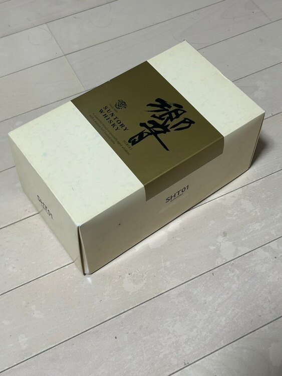 サントリーウイスキー響　ゴールドラベル（お酒）の商品画像 - 査定依頼日：2025年1月1日 - 最高査定価格：64,000円