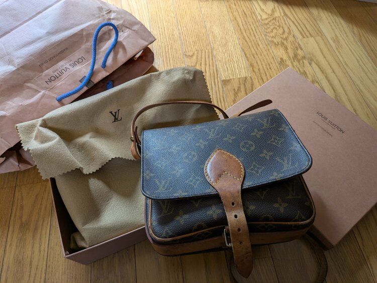 ショルダーバッグ（ブランドバッグ）の商品画像 - 査定依頼日：2026年4月20日 - 最高査定価格：40,000円