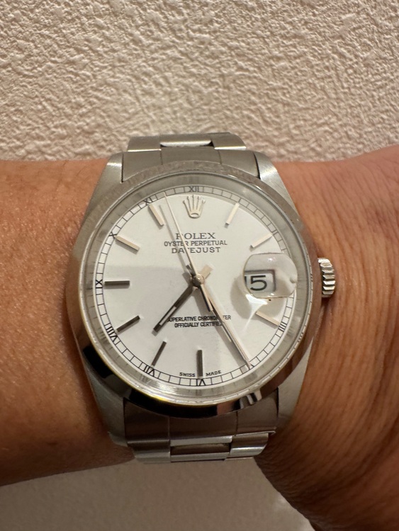 ロレックスRef.16200白ローマ（高級時計）の商品画像 - 査定依頼日：2025年7月10日 - 最高査定価格：750,000円