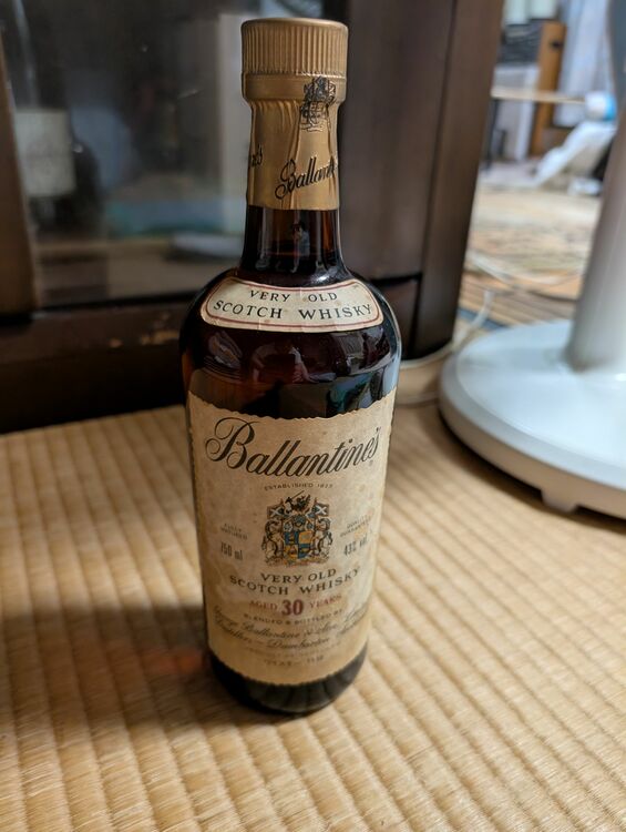 ウイスキー バランタイン （お酒）の商品画像 - 査定依頼日：2025年6月22日 - 最高査定価格：17,000円