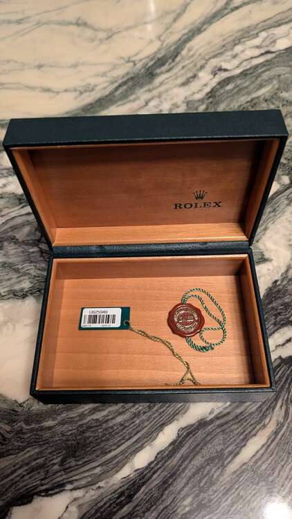 ロレックス パーペチュアルデイト 68274NA（高級時計）の商品画像 - 査定依頼日：2025年3月17日 - 最高査定価格：550,000円