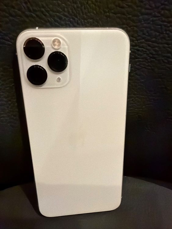 iPhone 11pro（スマホ）の商品画像 - 査定依頼日：2026年7月20日 - 最高査定価格：21,500円