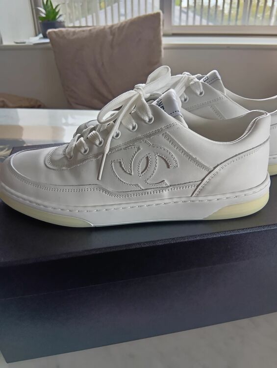 シャネルスニーカーG39978B15923（古着・ファッション）の商品画像 - 査定依頼日：2025年11月6日 - 最高査定価格：100,000円