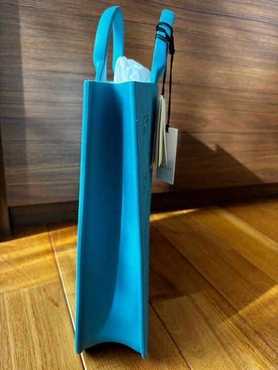 ラバー素材キッズトート（ブランドバッグ）の商品画像 - 査定依頼日：2025年2月18日 - 最高査定価格：40,000円