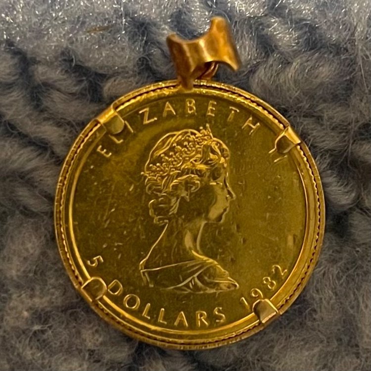 メイプルリーフ 1982年 1/10金貨（金・貴金属）の商品画像 - 査定依頼日：2023年11月7日 - 最高査定価格：50,000円