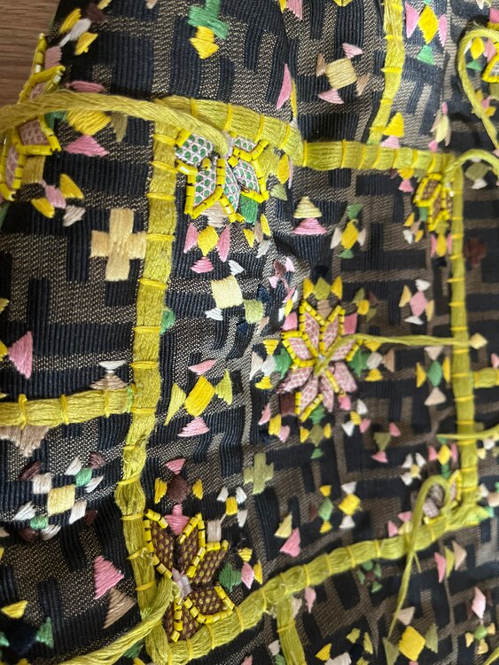 ビーズトートバッグ（ブランドバッグ）の商品画像 - 査定依頼日：2025年1月17日 - 最高査定価格：50,000円