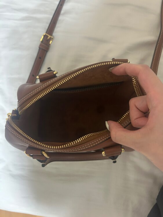 セリーヌ  （ブランドバッグ）の商品画像 - 査定依頼日：2025年4月18日 - 最高査定価格：120,000円