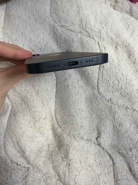 iPhone 16e 128GB docomo（スマホ）の商品画像 - 査定依頼日：2026年4月12日 - 最高査定価格：68,000円