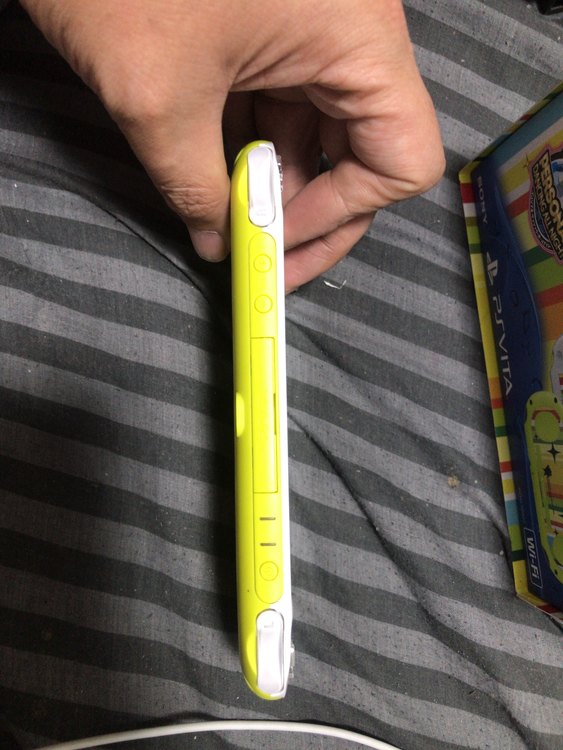 PCH2000ペルソナ4ダンシング・オールナイト　クレイジー・バリューパック（ゲーム機本体・ゲームソフト）の商品画像 - 査定依頼日：2022年11月25日 - 最高査定価格：18,000円