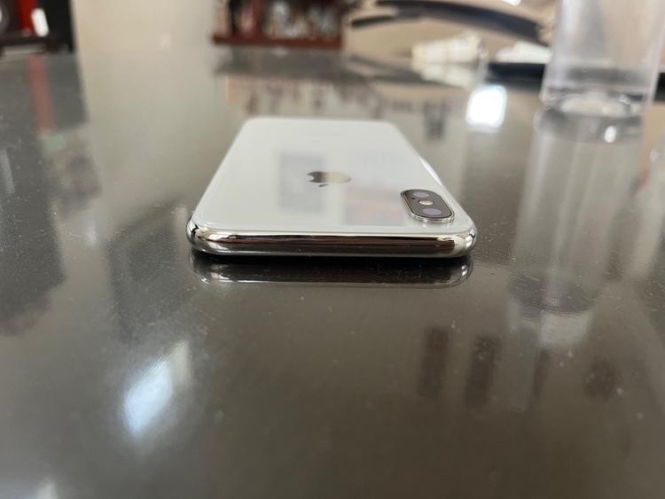 iPhoneX 64G シルバー　SIMフリー（スマホ）の商品画像 - 査定依頼日：2025年11月2日 - 最高査定価格：16,000円