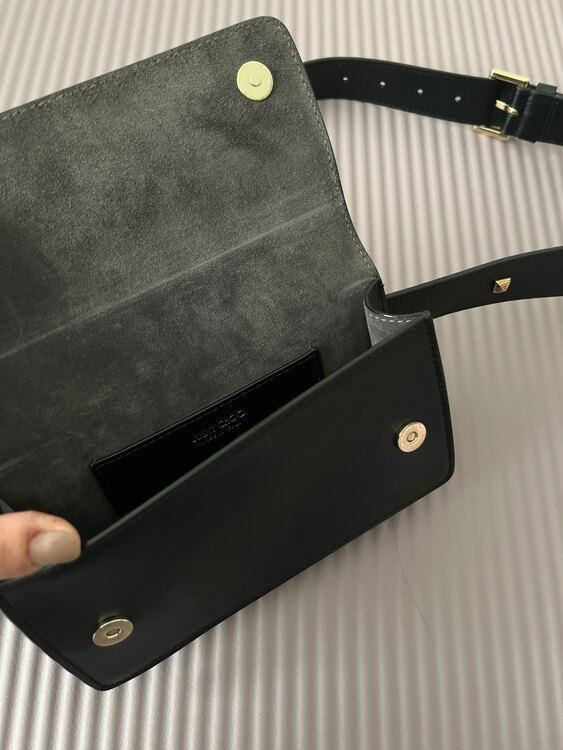 ジミーチュウ JIMMY CHOO ヴァレンヌベルトバッグ （ブランドバッグ）の商品画像 - 査定依頼日：2025年3月12日 - 最高査定価格：25,000円