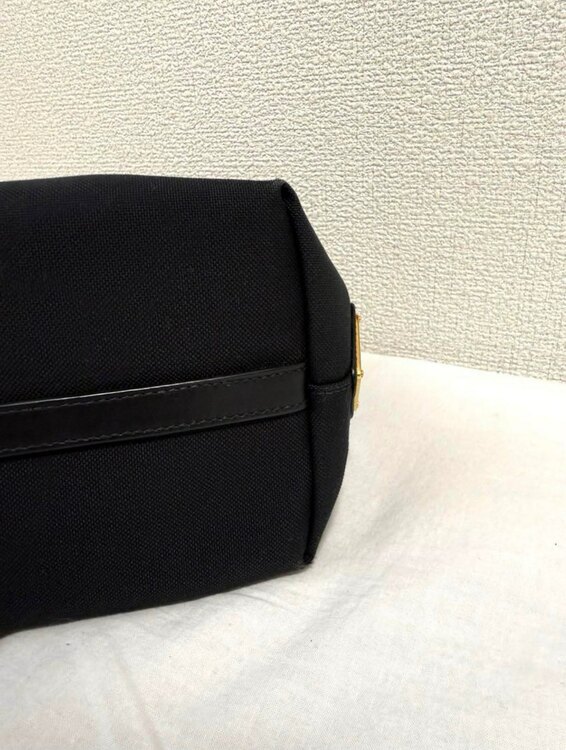 プラダ  （ブランドバッグ）の商品画像 - 査定依頼日：2025年2月27日 - 最高査定価格：31,000円