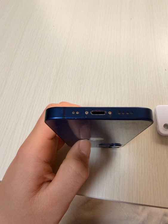 iPhone 12 mini 128GB docomo（スマホ）の商品画像 - 査定依頼日：2026年3月9日 - 最高査定価格：18,000円