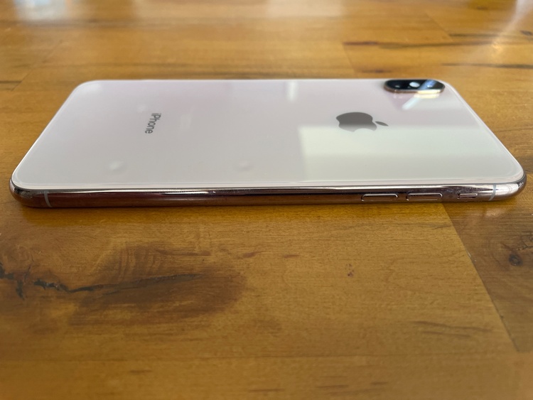 iPhone XS MAX 64GB（スマホ）の商品画像 - 査定依頼日：2026年5月1日 - 最高査定価格：17,000円