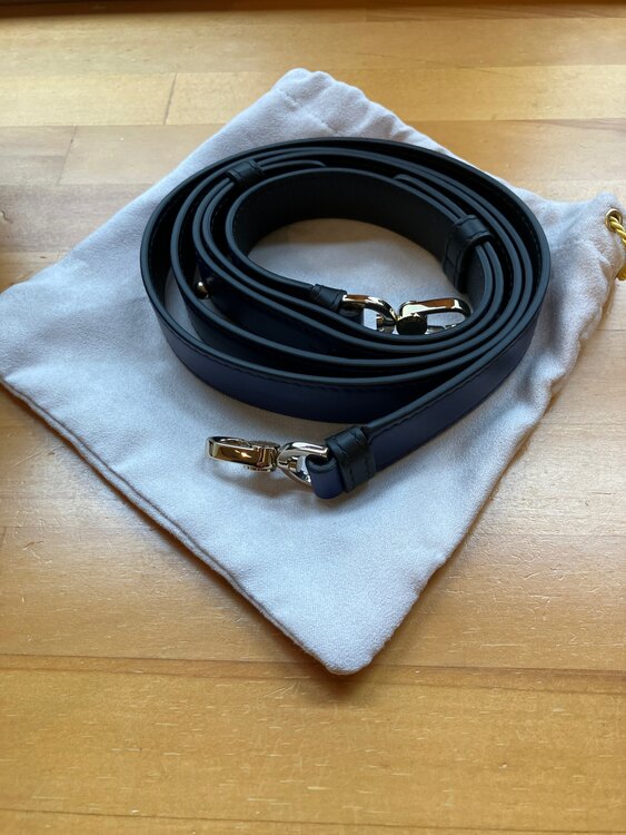 ブルガリバッグ  （ブランドバッグ）の商品画像 - 査定依頼日：2025年5月24日 - 最高査定価格：70,000円