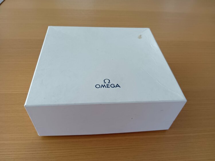 スピードマスターデイト40周年記念（高級時計）の商品画像 - 査定依頼日：2026年1月14日 - 最高査定価格：420,000円