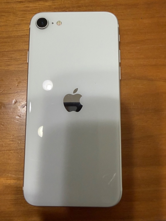 iPhone SE2（スマホ）の商品画像 - 査定依頼日：2026年8月15日 - 最高査定価格：11,000円